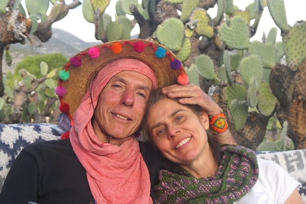 Durga y Ananda — fundadores y facilitadores de Centro Cauce